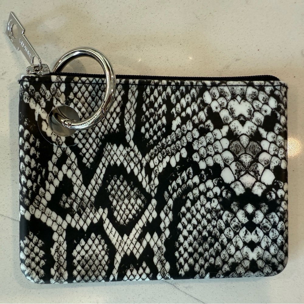 Chic Black and White Snakeskin Key & Card Holder
